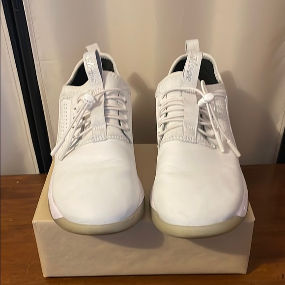 clove Shoes - Clove White Athletic Shoes with Breathable Upper and Modern Sole